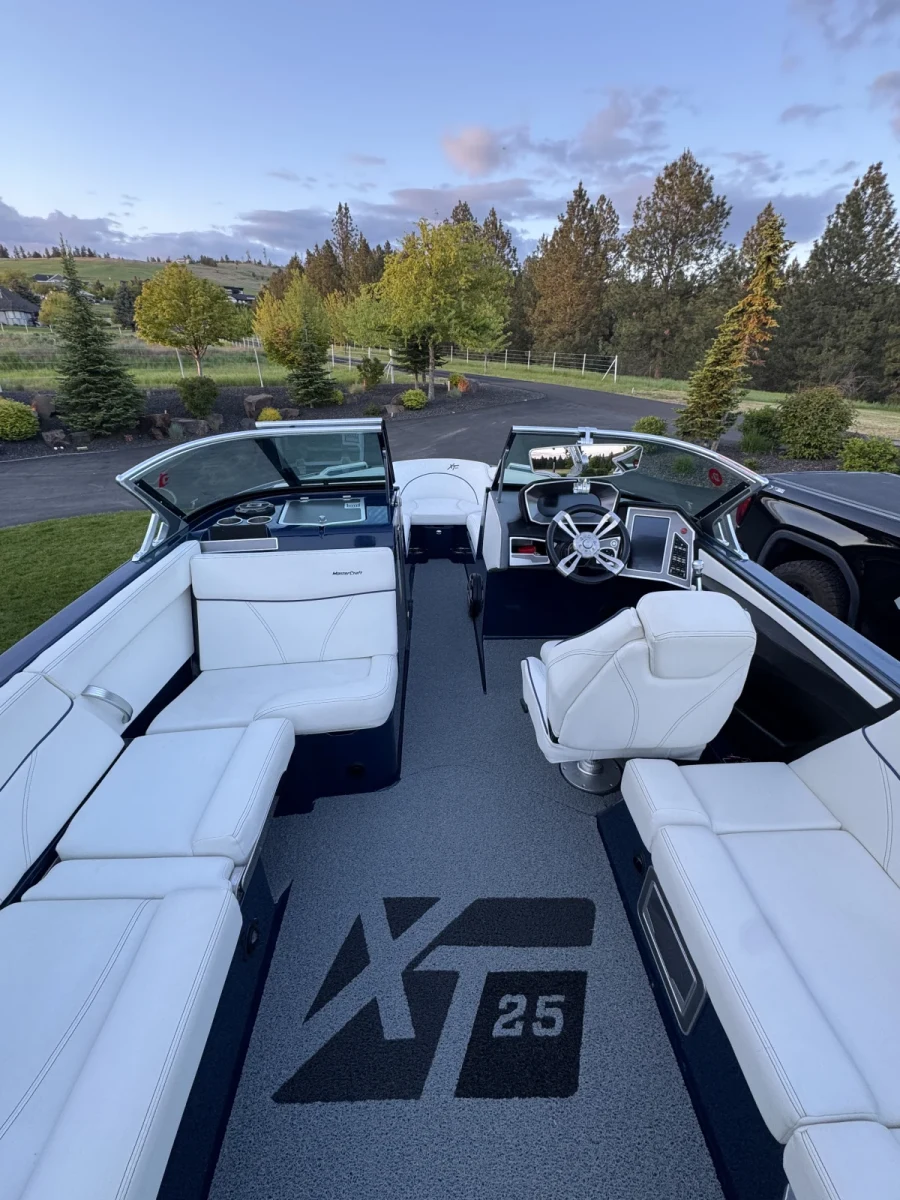 2019-mastercraft-xt25-138019-image2.webp