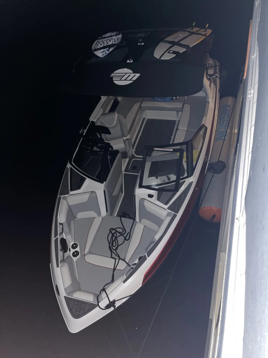 2022-malibu-wakesetter-22-lsv-138025-image8.webp