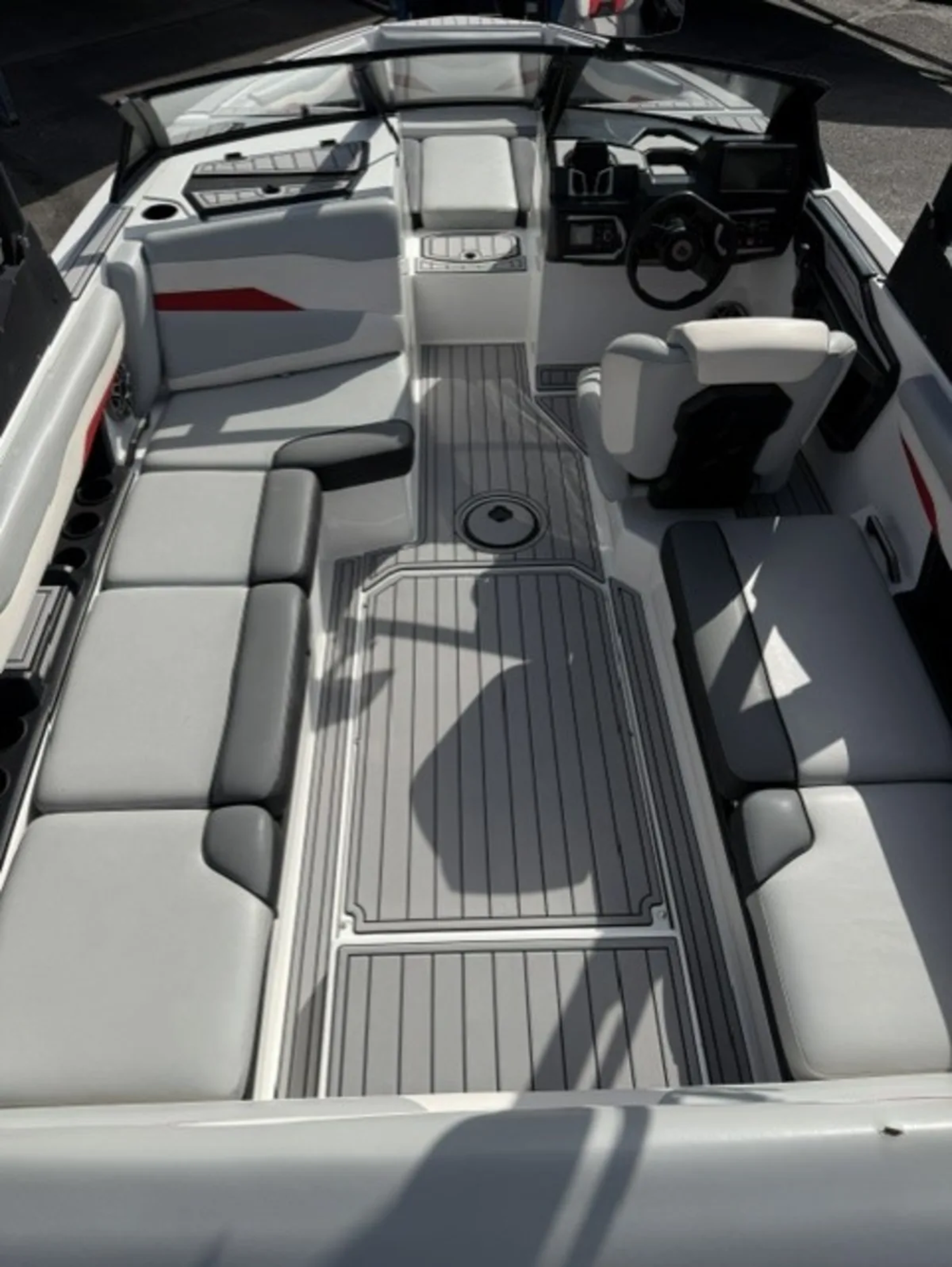 2022 Axis T220