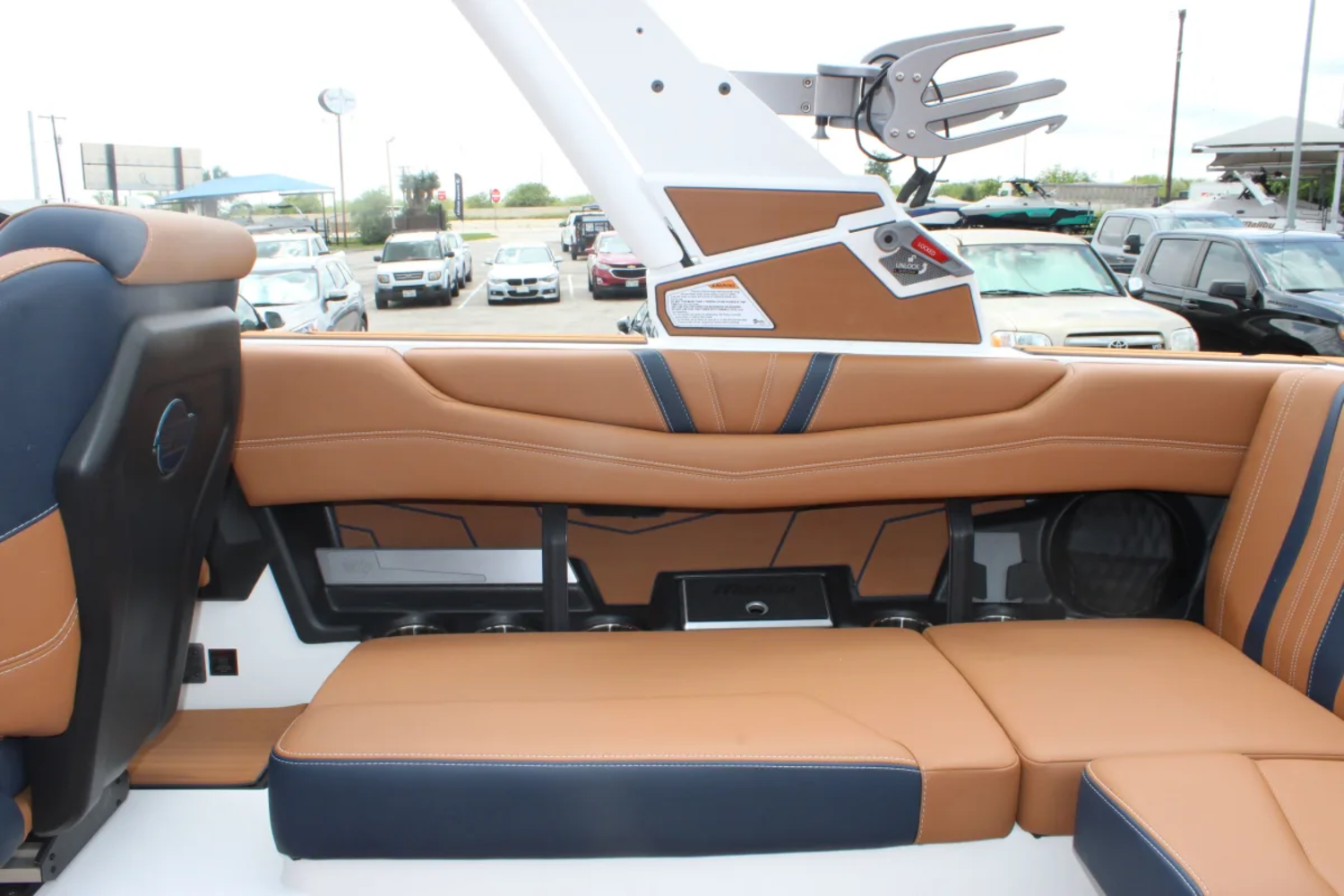 2026 Malibu 22 LSV
