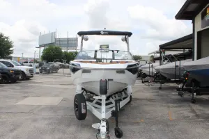 2026-malibu-wakesetter-22-lsv-138030-image2.webp