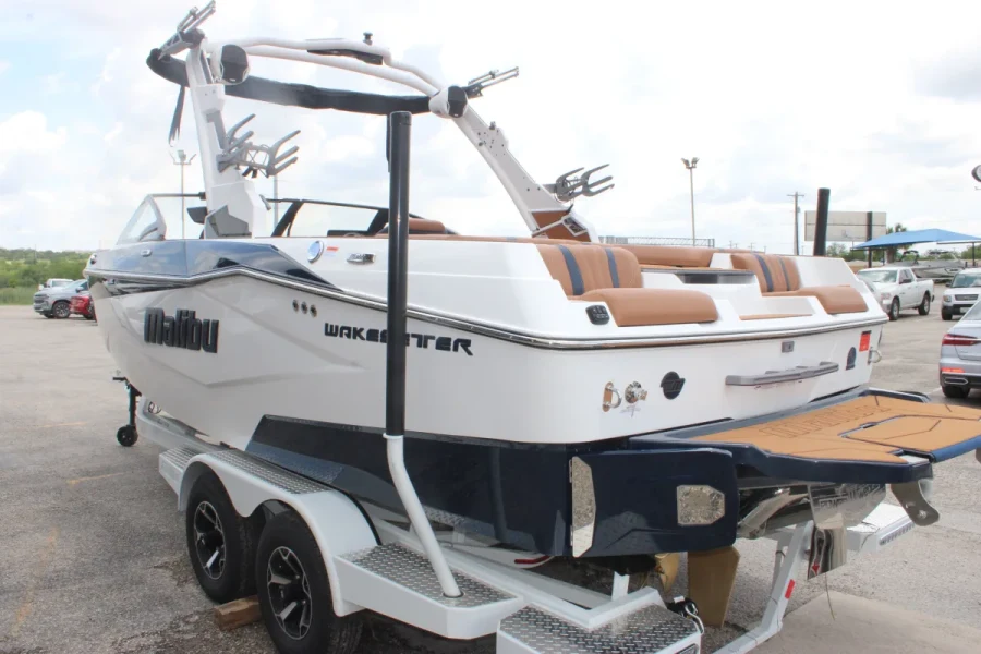2026-malibu-wakesetter-22-lsv-138030-image5.webp
