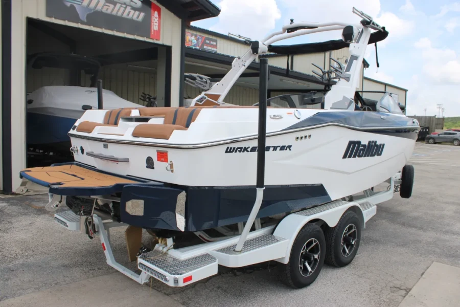 2026-malibu-wakesetter-22-lsv-138030-image6.webp