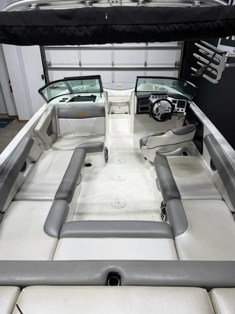 2017-mastercraft-nxt22-138034-image1.webp