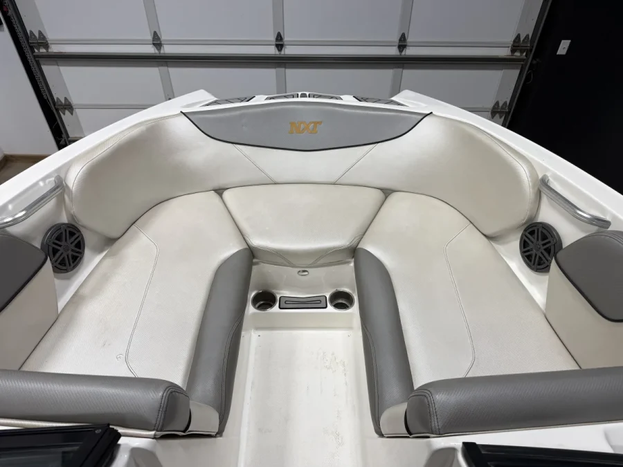 2017-mastercraft-nxt22-138034-image2.webp