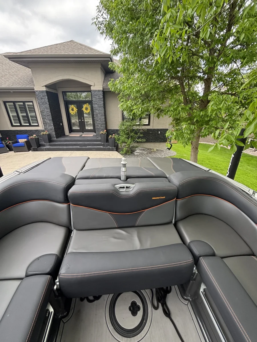 2021-mastercraft-xt22-138043-image2.webp