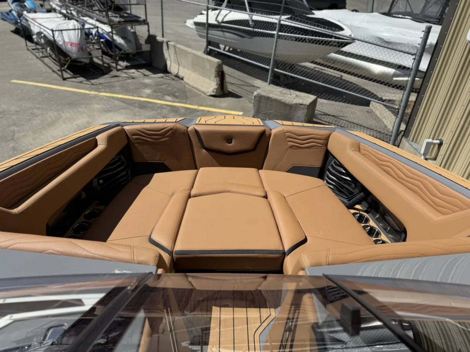 Nautique G23 New  0 hours  trailer inclued
