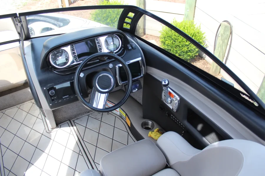 2012-malibu-wakesetter-vlx-138047-image13.webp
