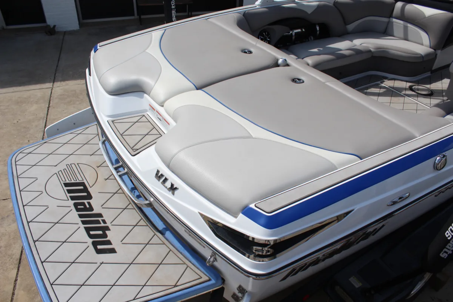 2012 Malibu VLX! Fresh new upgrades! 