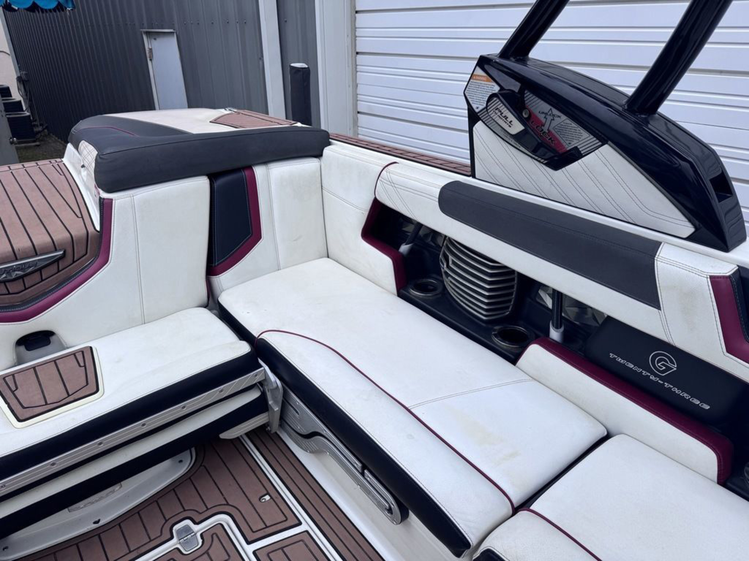 2016 Nautique G23