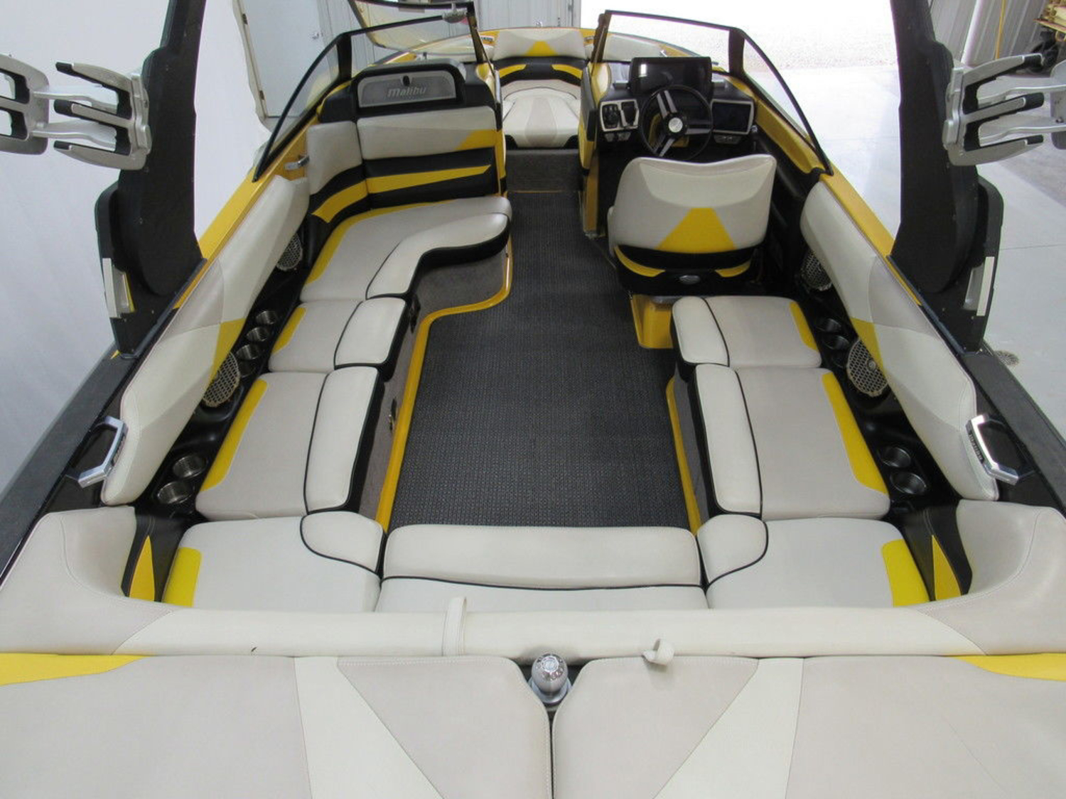2015 Malibu Boats 23 LSV