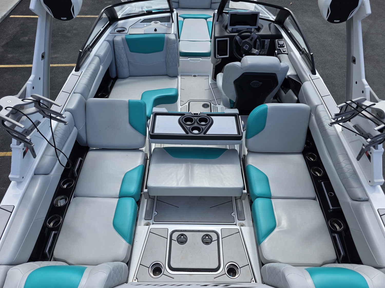 2023 Malibu M220