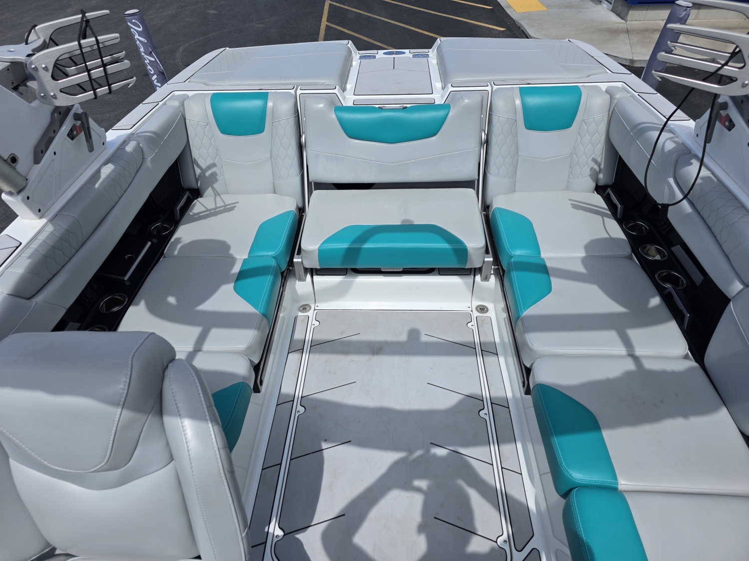 2023 Malibu M220