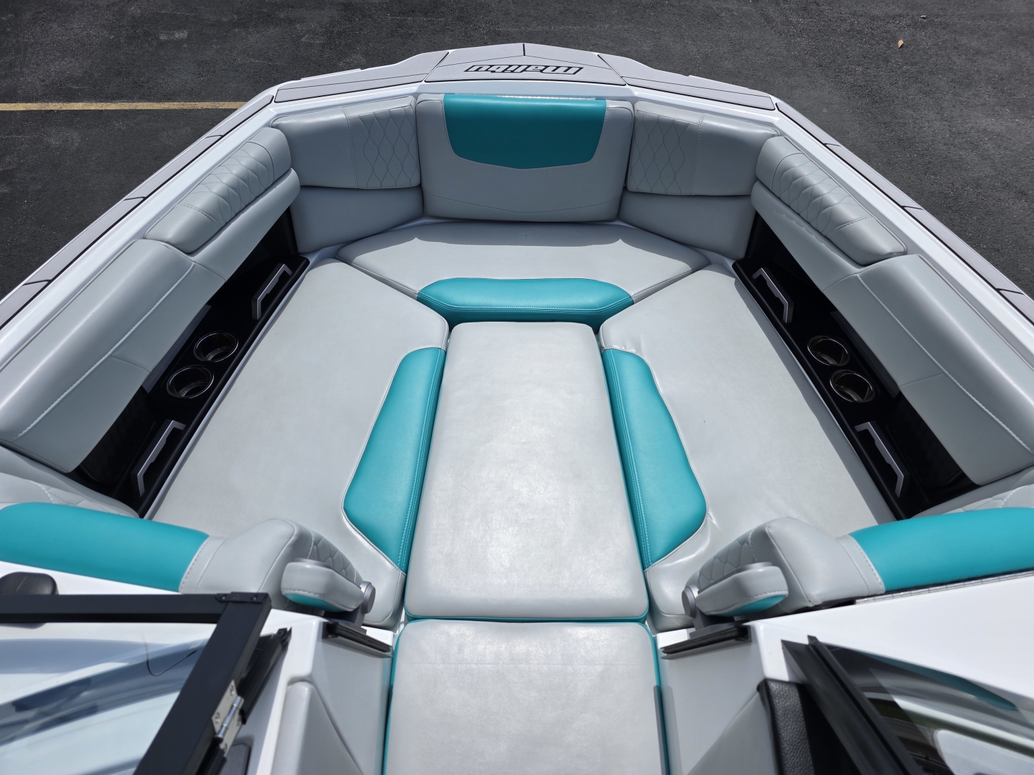 2023 Malibu M220