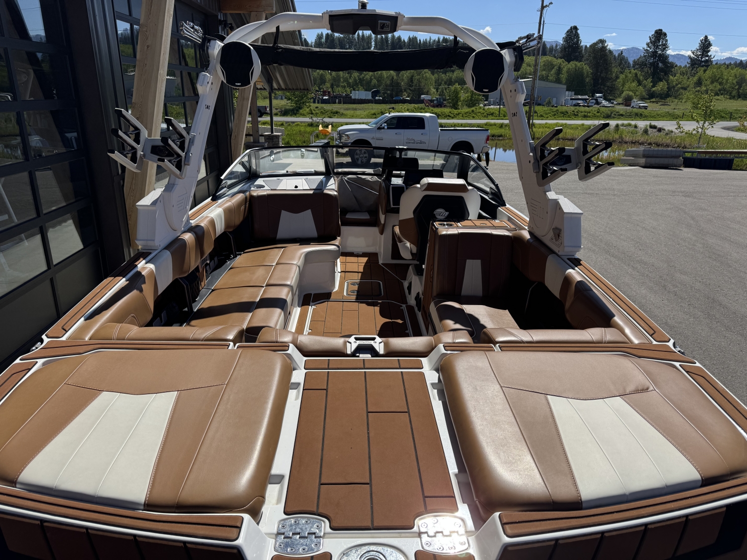 2023 Malibu Boats 24 MXZ