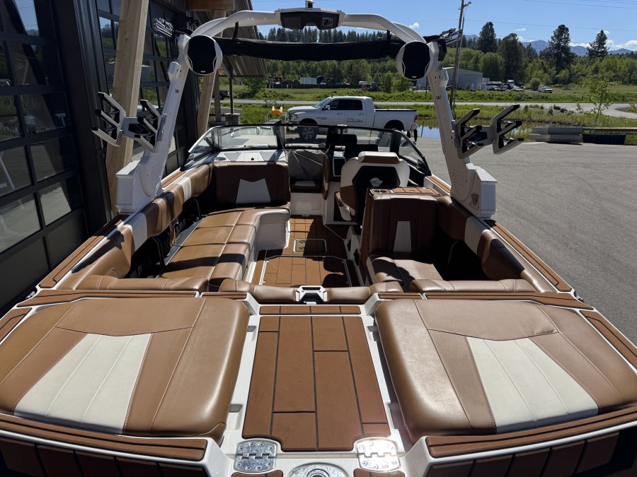 2023-malibu-wakesetter-24-mxz-138068-image8
