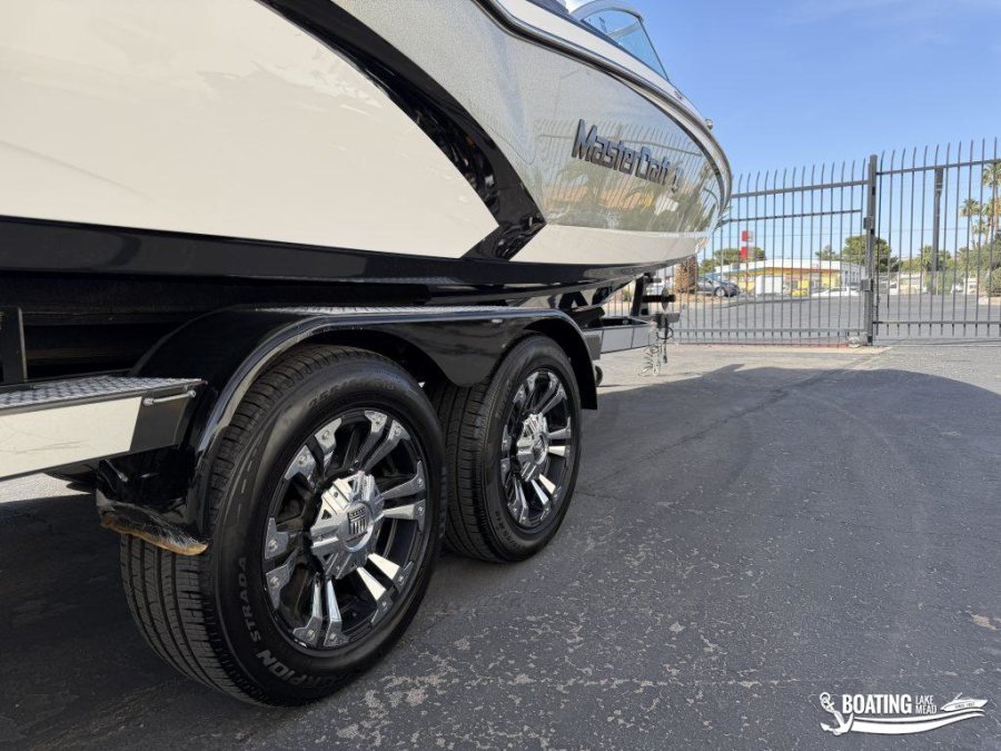 2015-mastercraft-x46-138071-image17