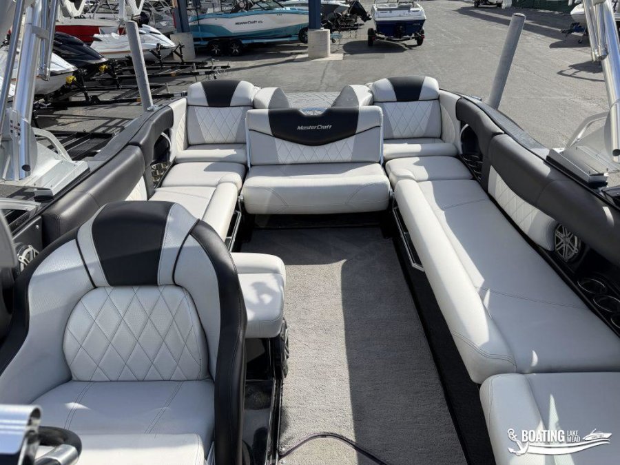 2015-mastercraft-x46-138071-image7