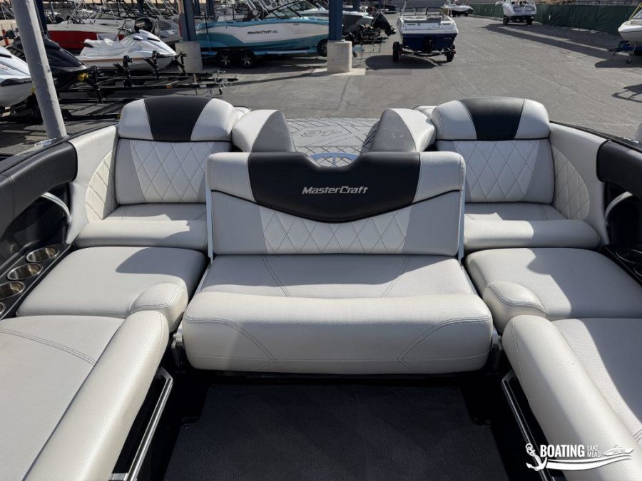 2015-mastercraft-x46-138071-image9