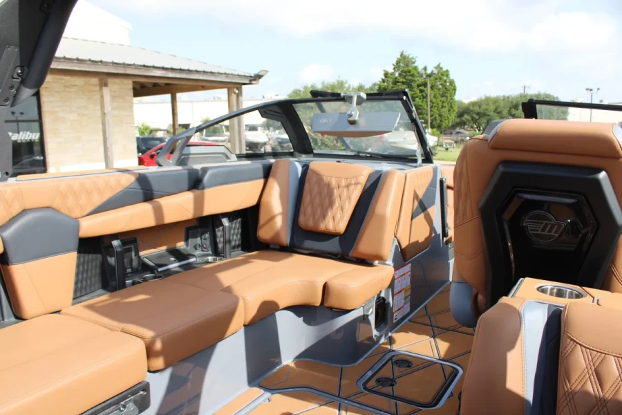 2026-malibu-m242-139116-image13.webp