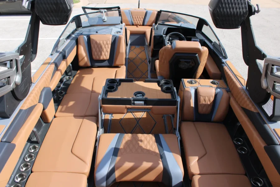 2026-malibu-m242-139116-image17.webp