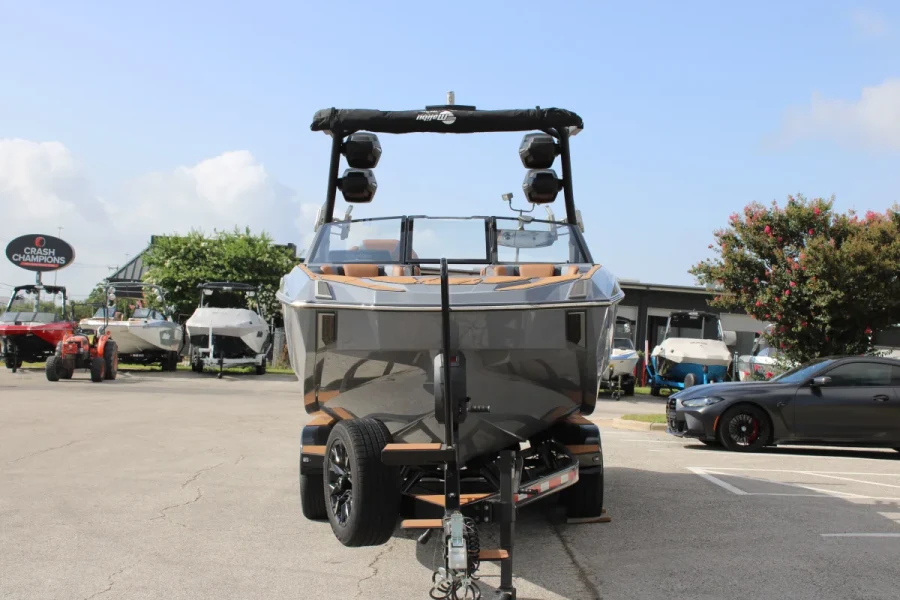 2026-malibu-m242-139116-image2.webp