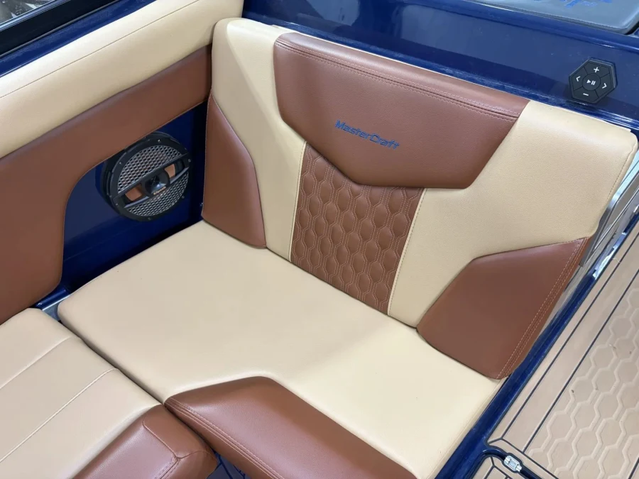 2025-mastercraft-xt22-139450-image17