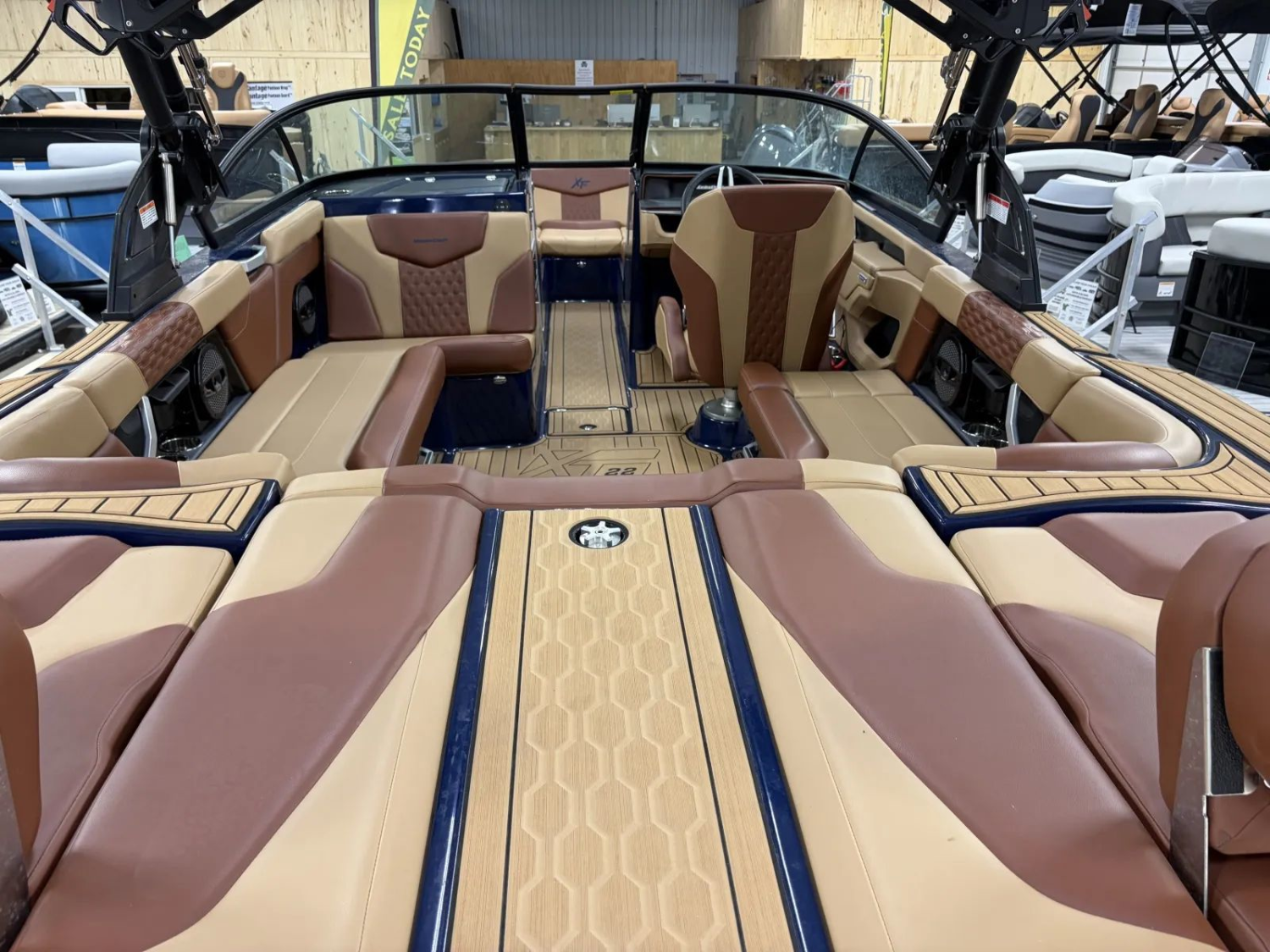 2025 MASTERCRAFT XT22