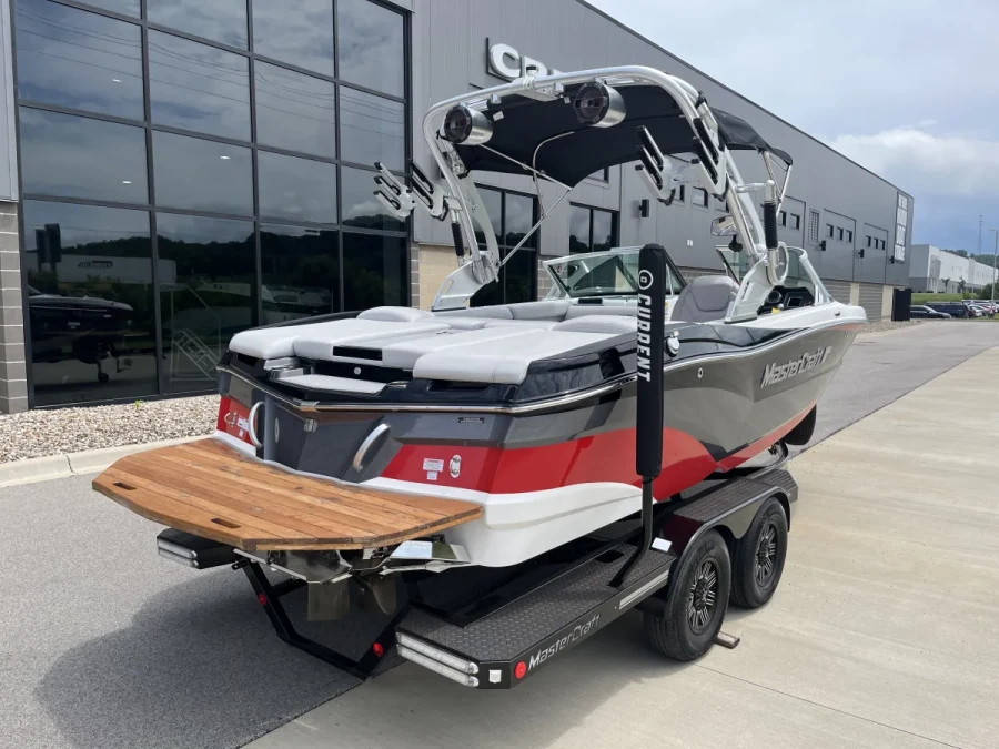 2019-mastercraft-xt20-140053-image1.webp
