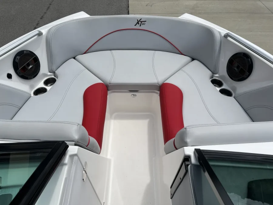2019-mastercraft-xt20-140053-image11.webp