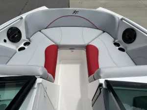 2019-mastercraft-xt20-140053-image11.webp