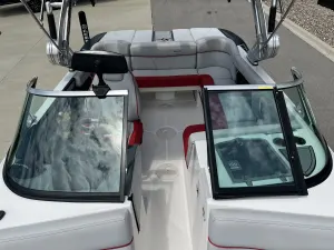 2019-mastercraft-xt20-140053-image12.webp