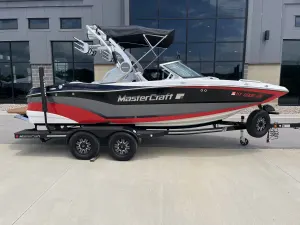 2019-mastercraft-xt20-140053-image5.webp