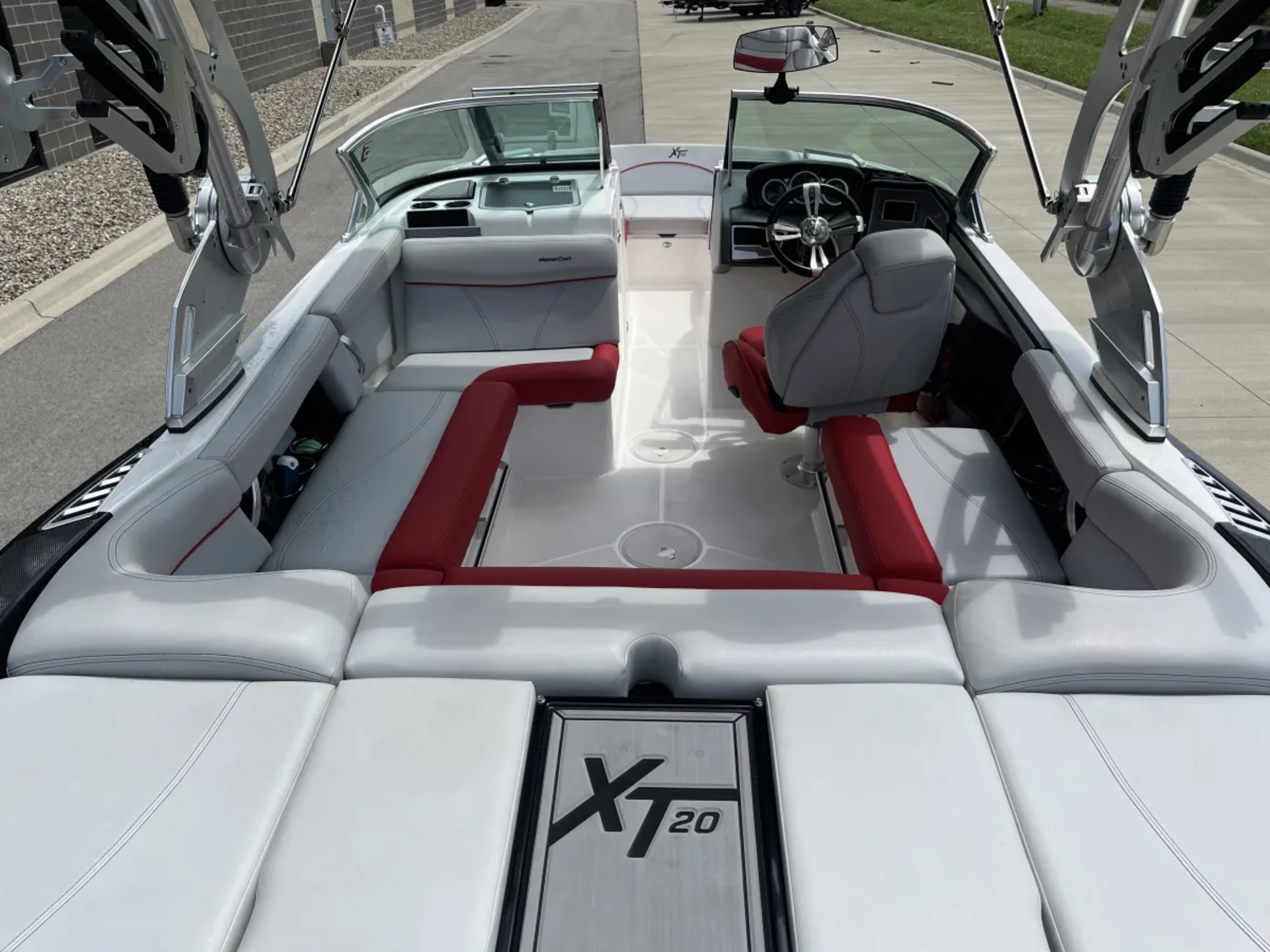 2019 MasterCraft XT20
