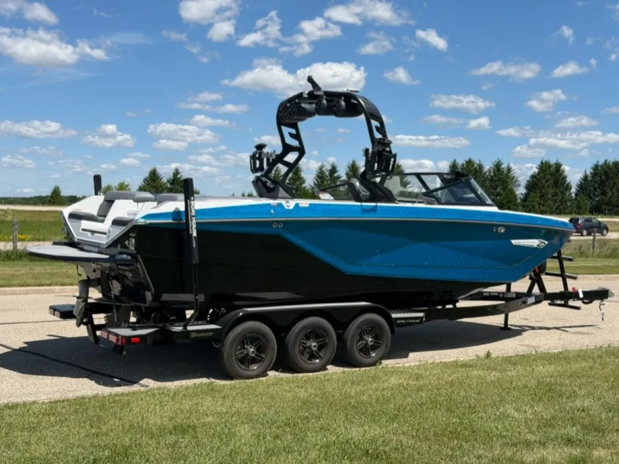 2021-nautique-g25-140064-image10.webp