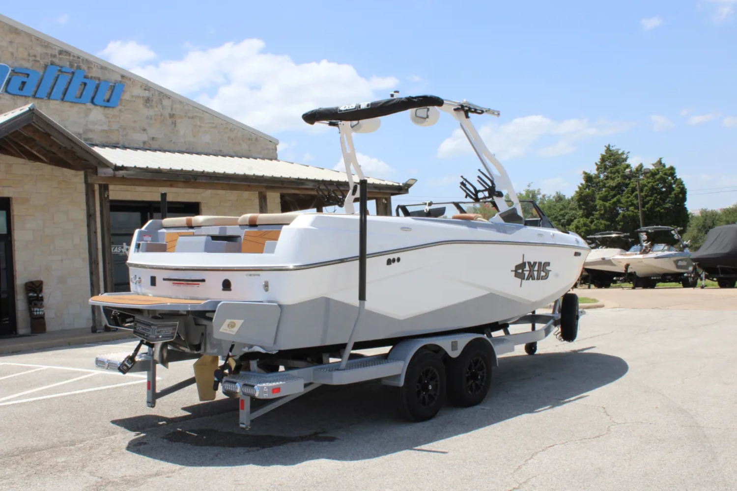 2027 Axis T235