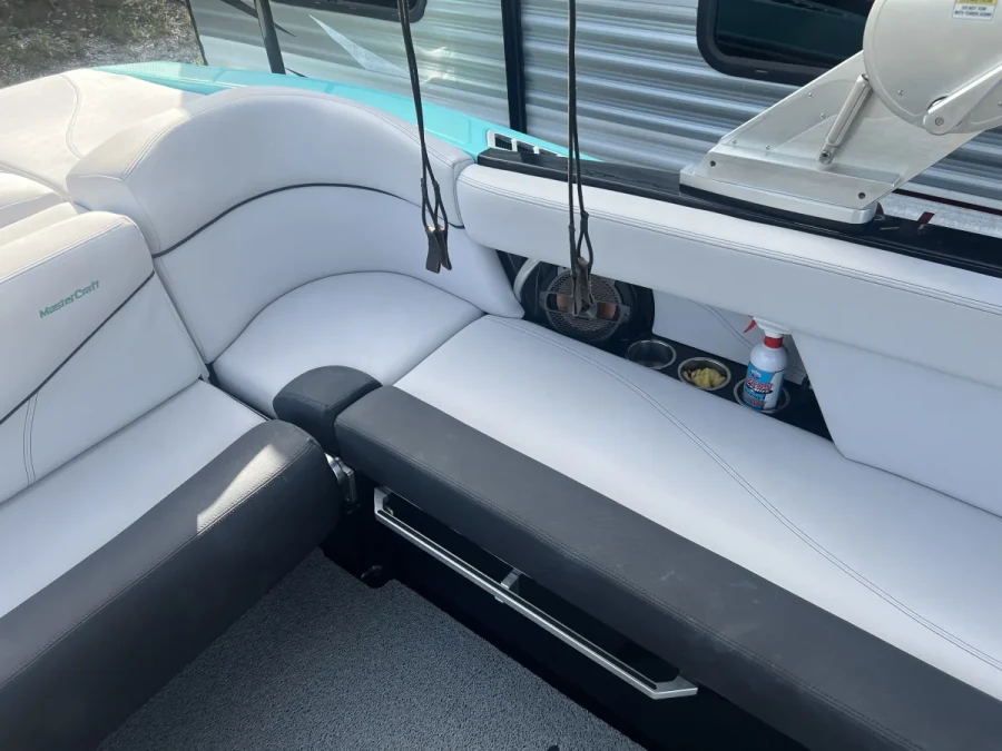 2018-mastercraft-xt23-140086-image14.webp