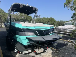 2018-mastercraft-xt23-140086-image3.webp