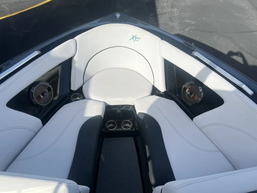 2018-mastercraft-xt23-140086-image6.webp