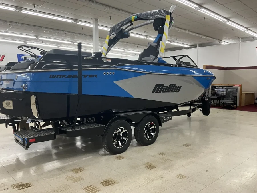 2026-malibu-wakesetter-23-lsv-140089-image2.webp
