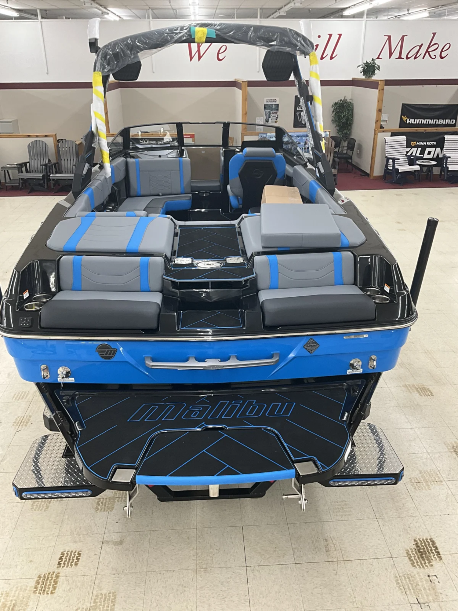 2026 MALIBU 23 LSV with M6DI and trailer