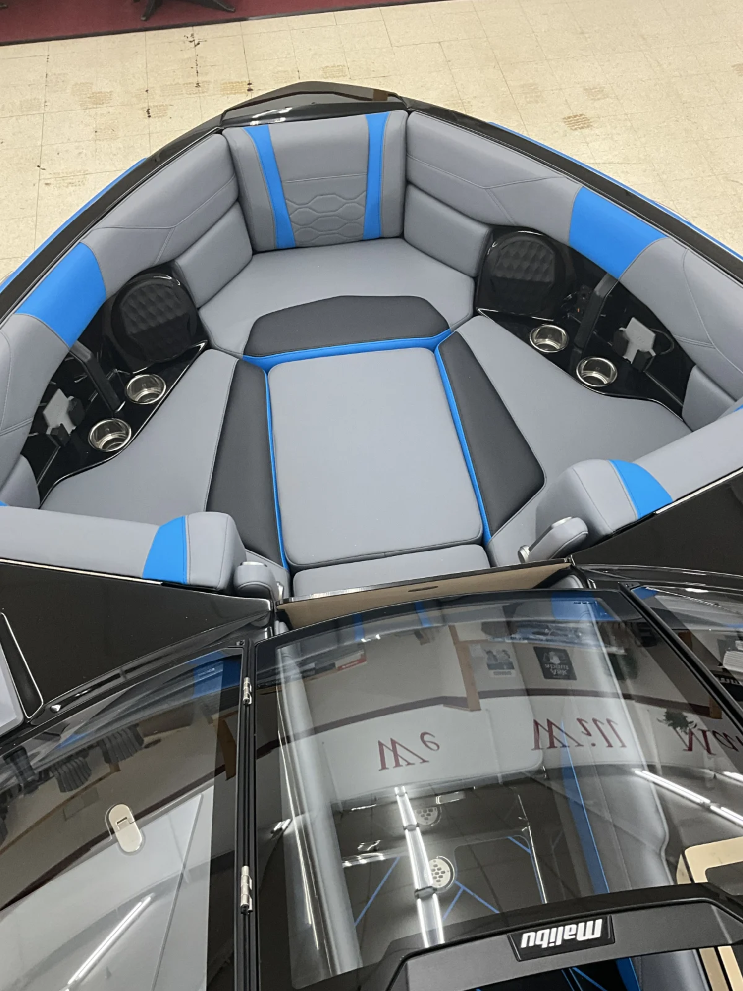2026 MALIBU 23 LSV with M6DI and trailer