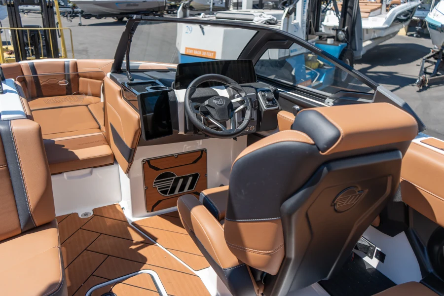 2026-malibu-wakesetter-23-lsv-140102-image2