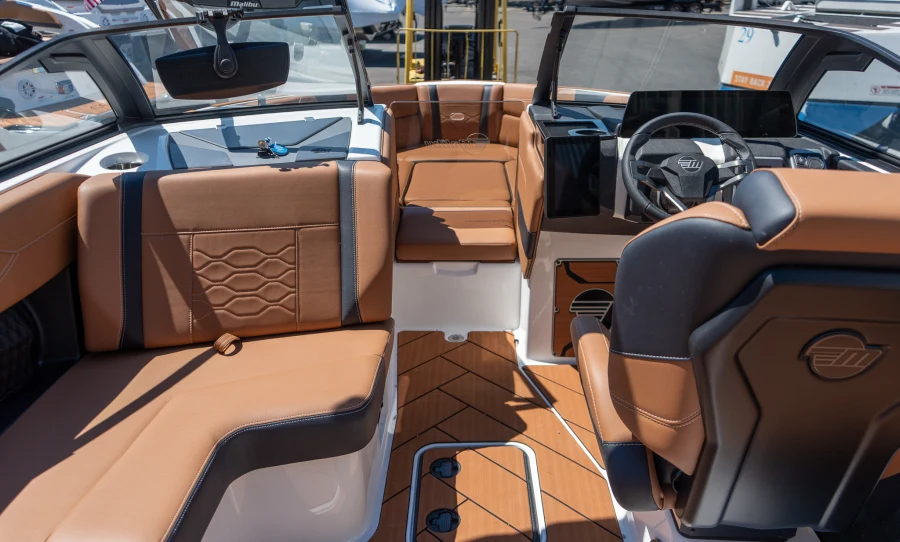2026-malibu-wakesetter-23-lsv-140102-image3