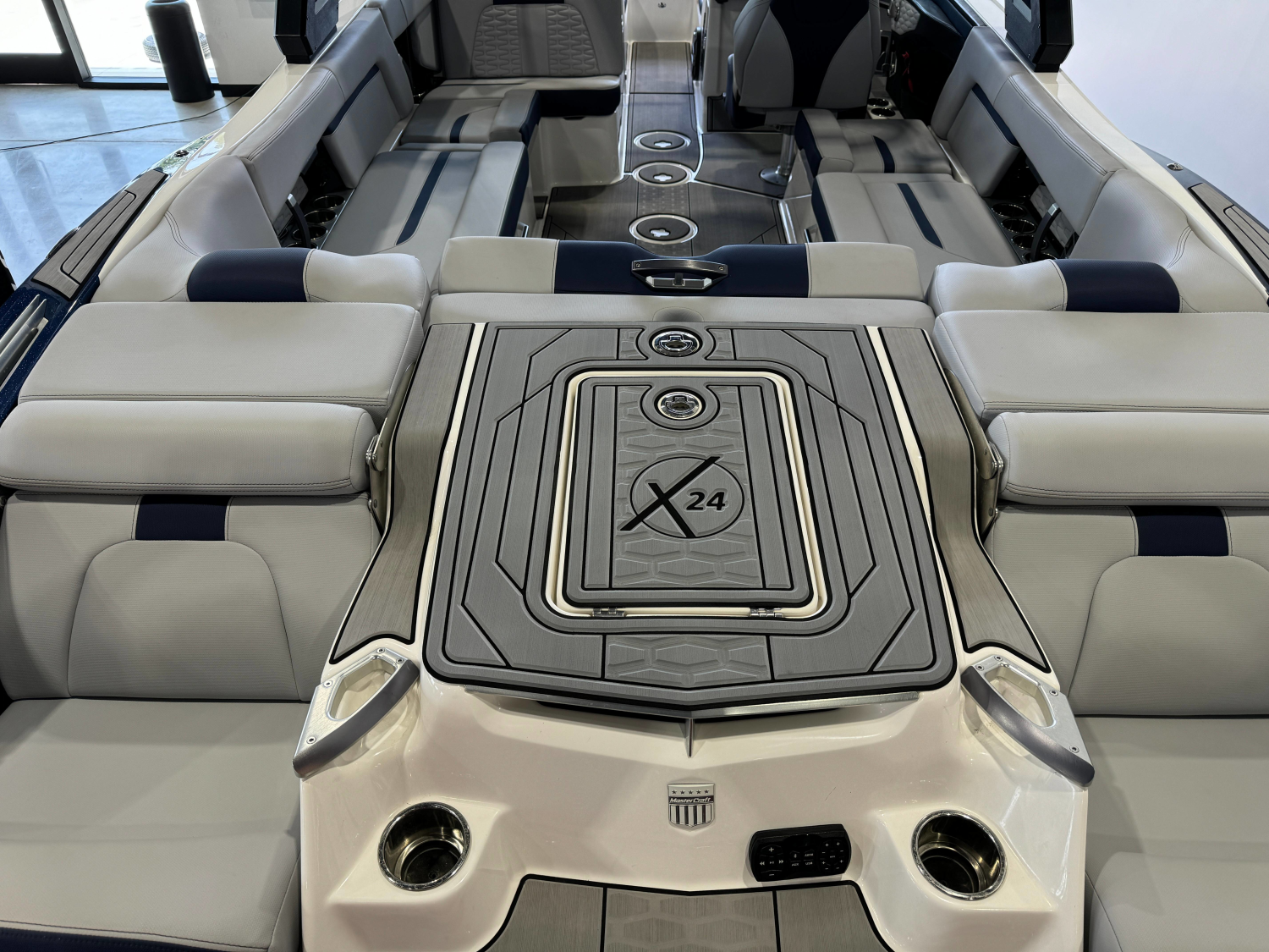 2022 MasterCraft X24