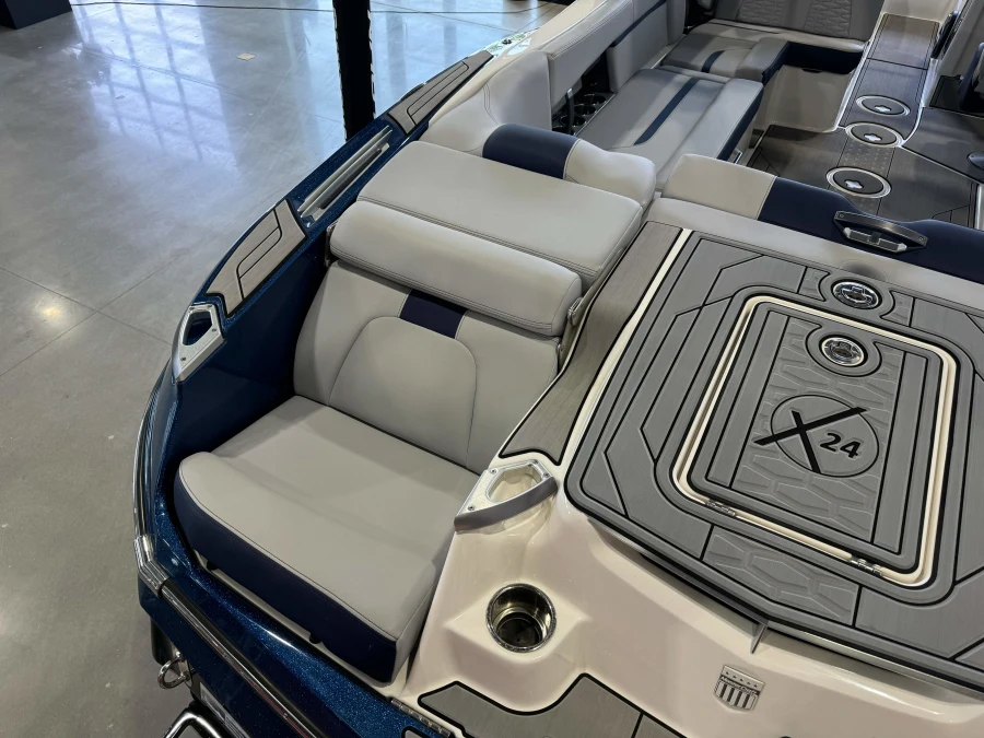 2022-mastercraft-x24-140103-image12