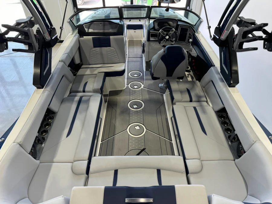 2022-mastercraft-x24-140103-image15