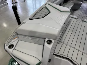 2025-nautique-g23-140104-image11
