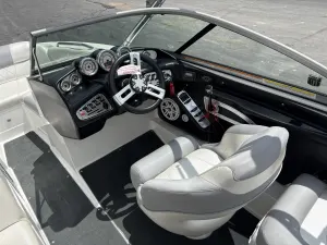 2011-mastercraft-x2-140126-image13