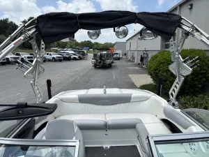 2011-mastercraft-x2-140126-image24